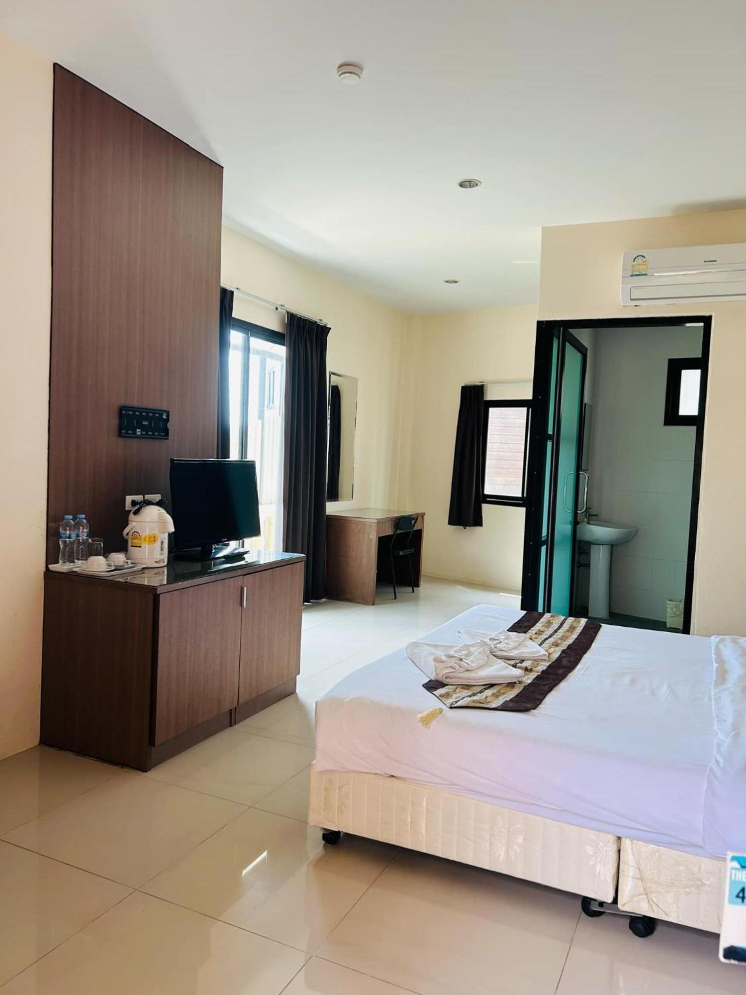 Royal Waves Hotel Patong Eksteriør billede