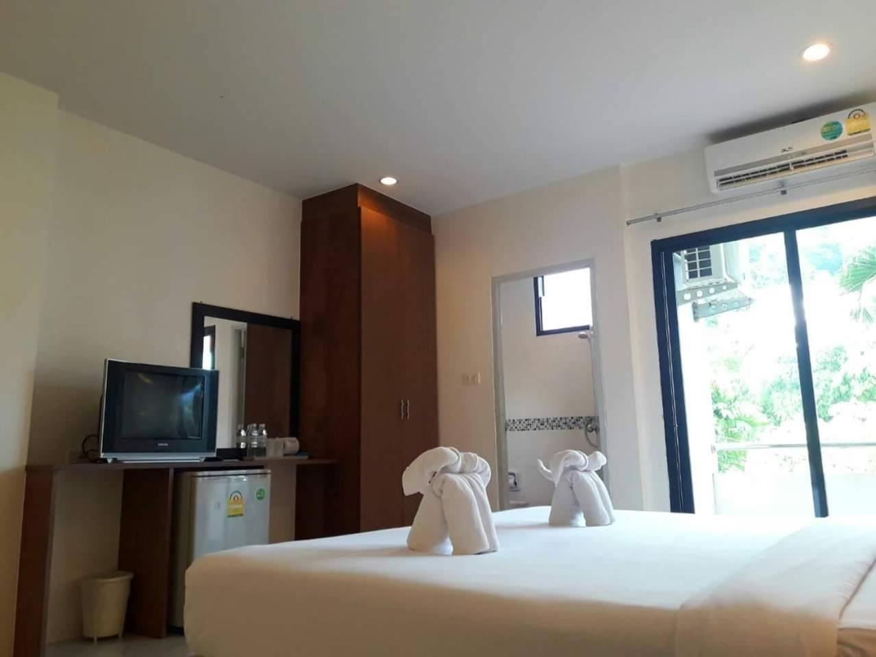 Royal Waves Hotel Patong Eksteriør billede