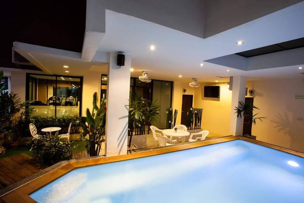 Royal Waves Hotel Patong Eksteriør billede