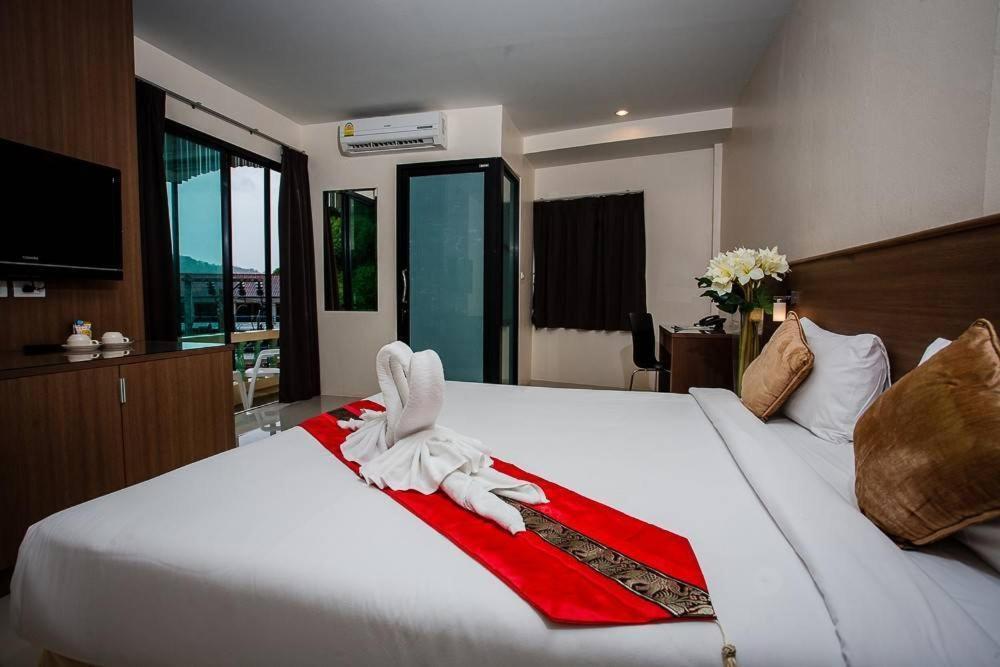 Royal Waves Hotel Patong Eksteriør billede